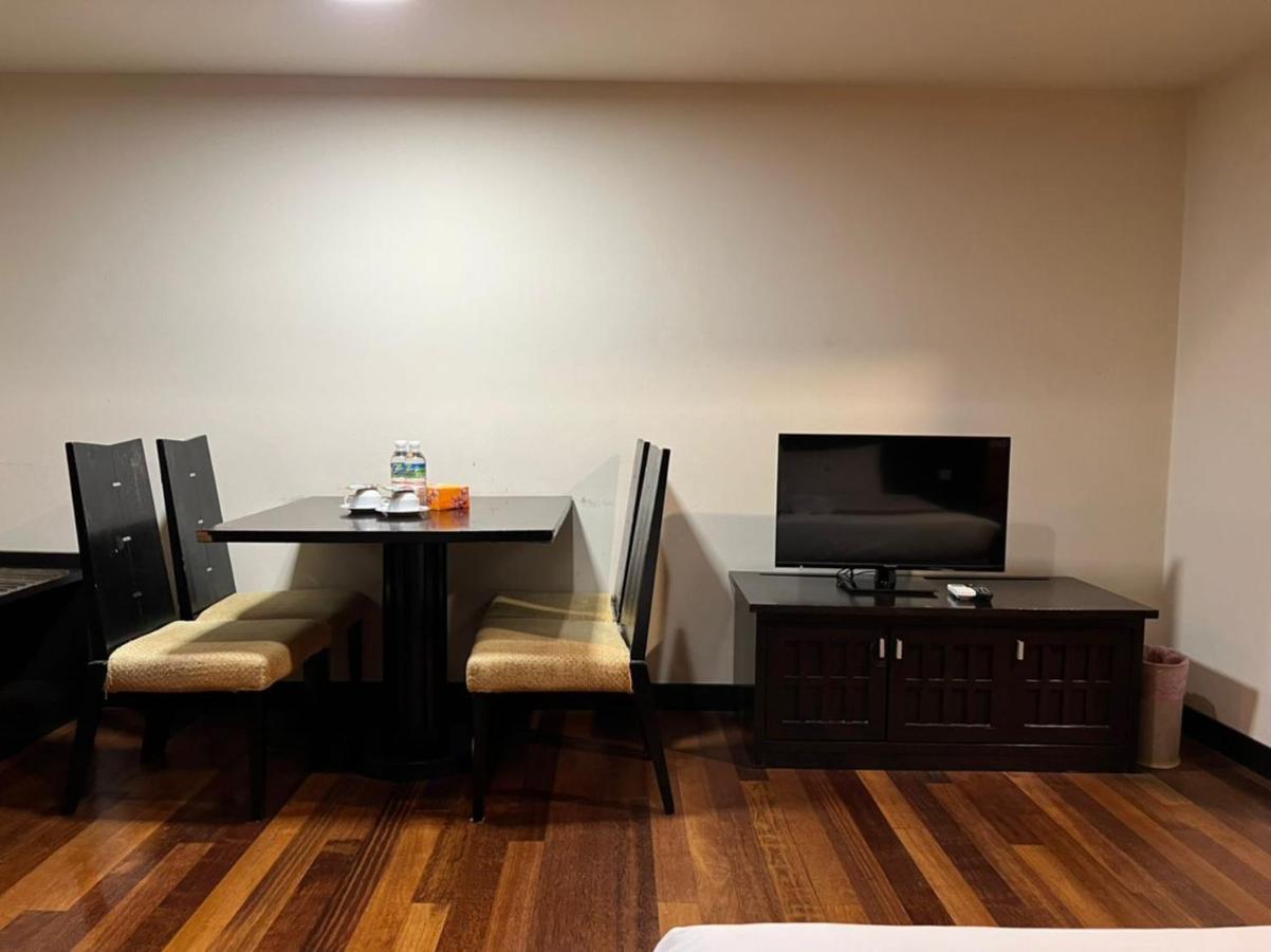 Raintree Resort Suites Petaling Jaya Buitenkant foto